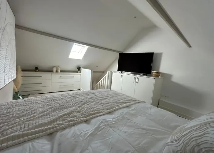 בית נופש « maison Sauge » Et Son Jardin *