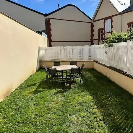 « maison Sauge » Et Son Jardin Deauville