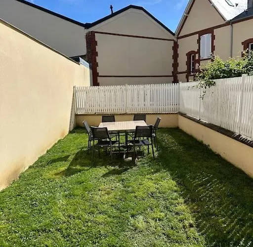 « maison Sauge » Et Son Jardin Ντοβίλ